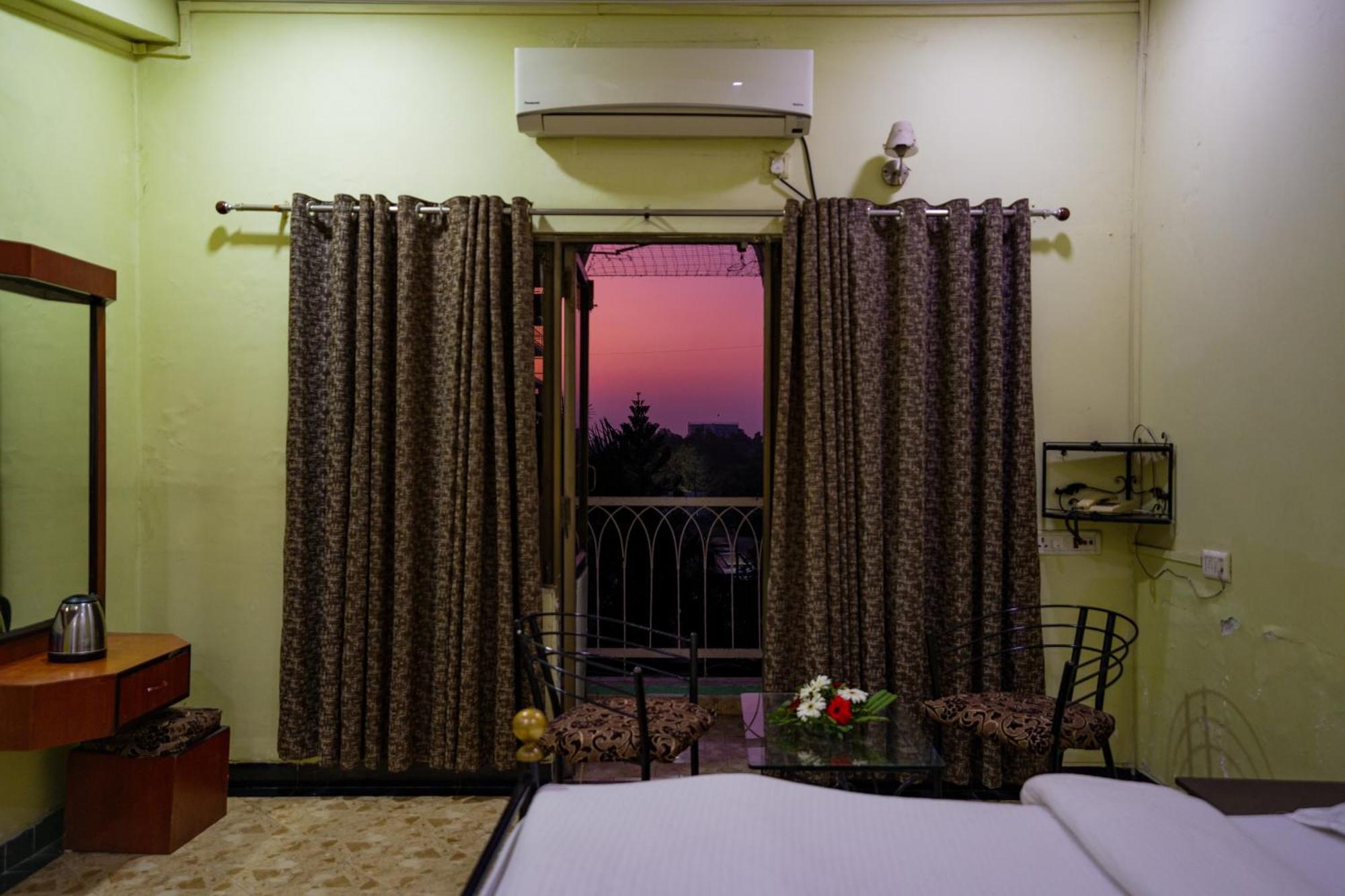 Hotel Girdhar Mahal Indaur Exteriér fotografie