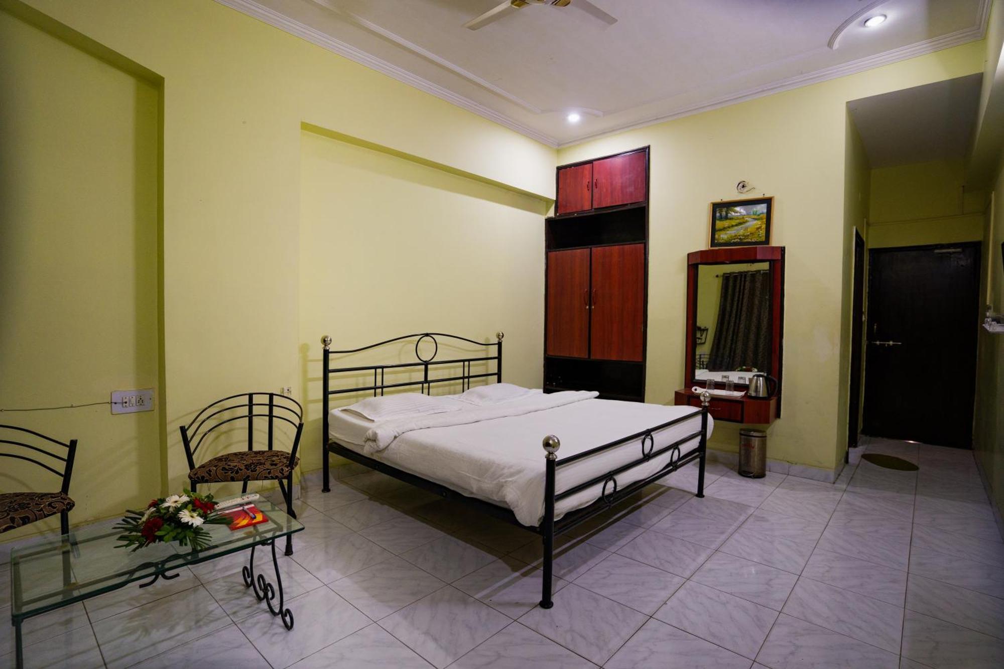 Hotel Girdhar Mahal Indaur Exteriér fotografie